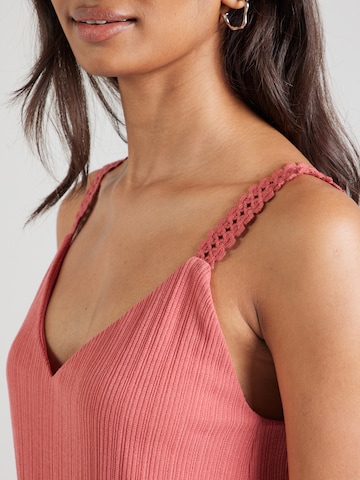 Robe 'Noemi' ABOUT YOU en rouge