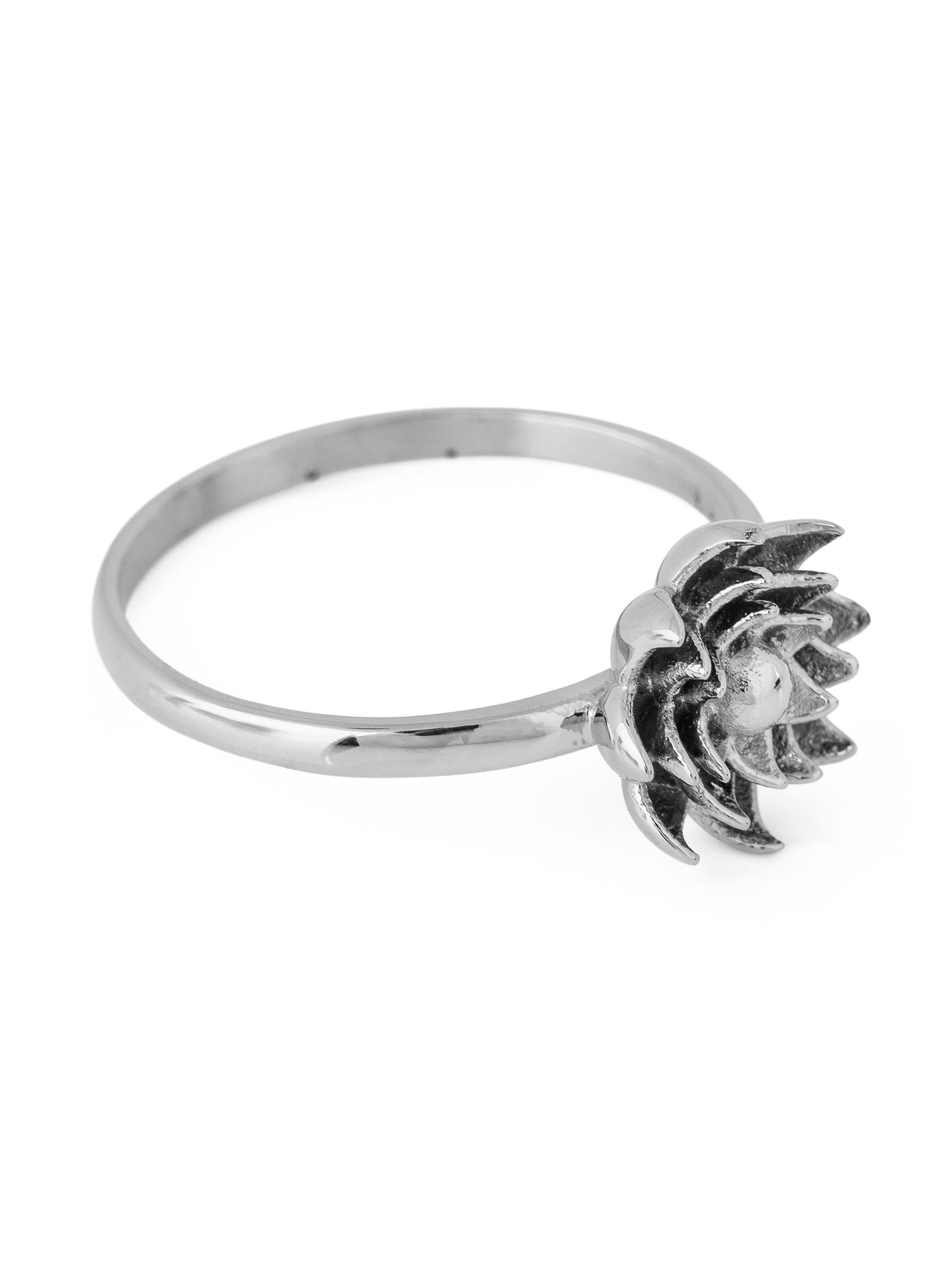 Akitsune Ring 'Lotus' in Silver