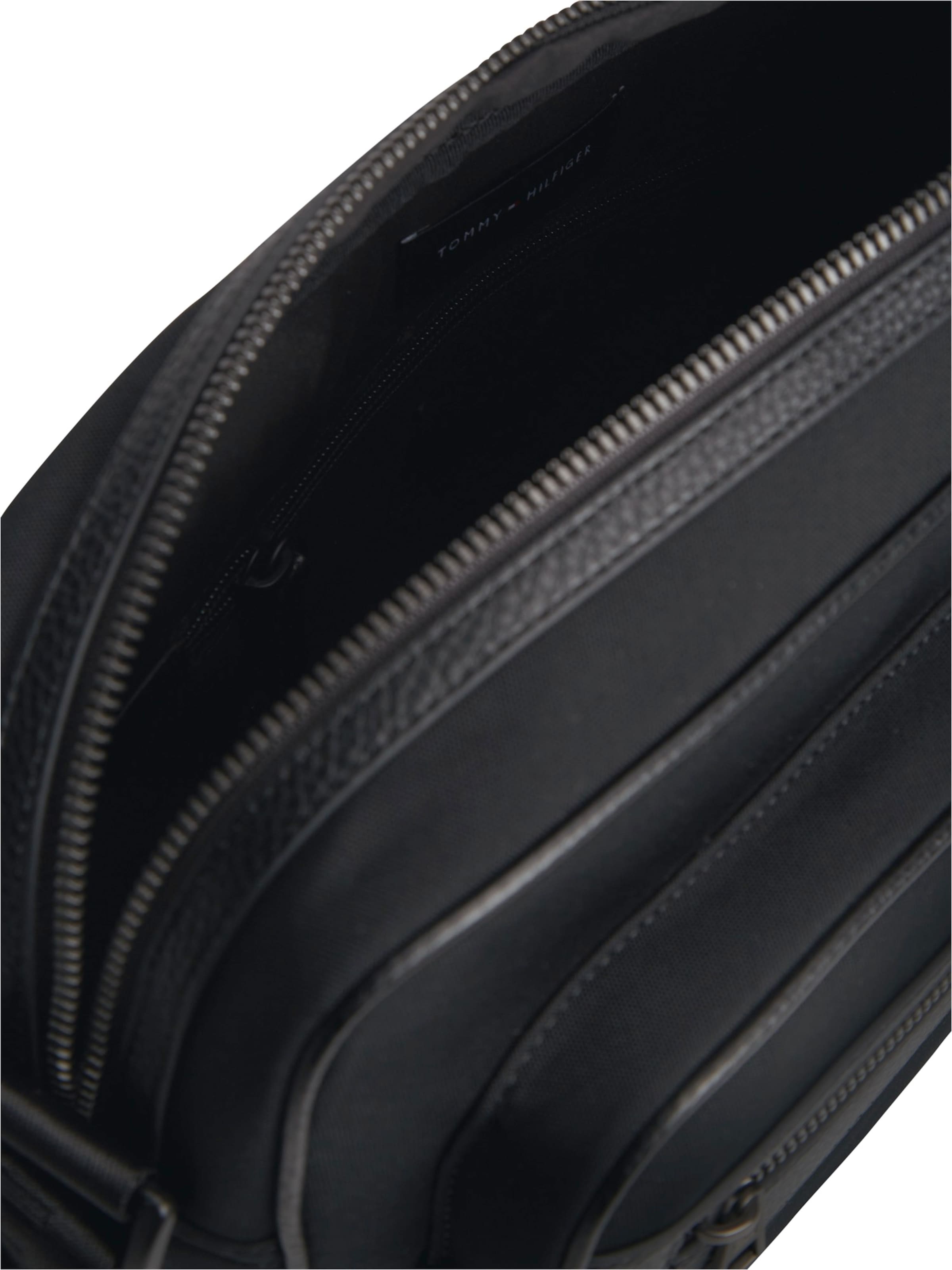 TOMMY HILFIGER Messenger - fekete