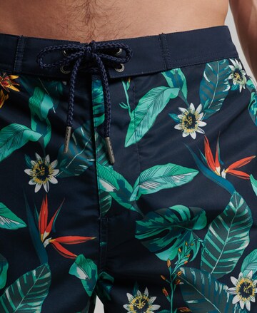 Superdry Badeshorts in Schwarz