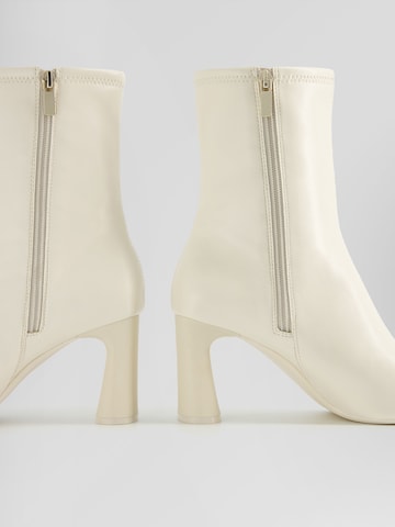 Bottines Bershka en blanc