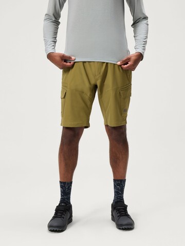 ENDURA Regular Workout Pants 'LOOP' in Green: front