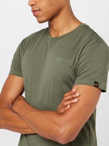 ALPHA INDUSTRIES T-Shirt in Grün