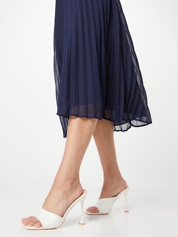 Robe 'Joanie' ABOUT YOU en bleu