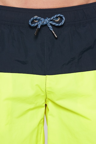Pantaloncini da bagno di CAMP DAVID in giallo