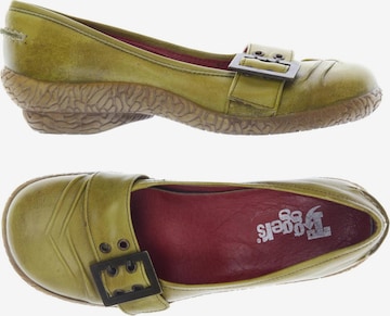 TIGGERS Flats & Loafers in 37 in Green: front