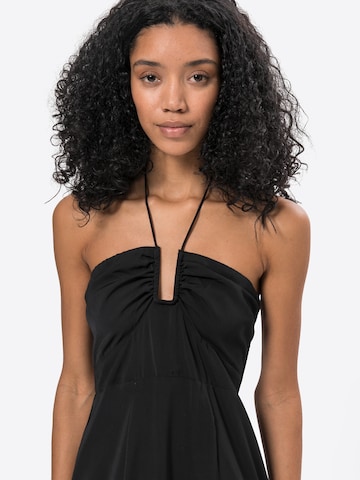 Robe de soirée Abercrombie & Fitch en noir