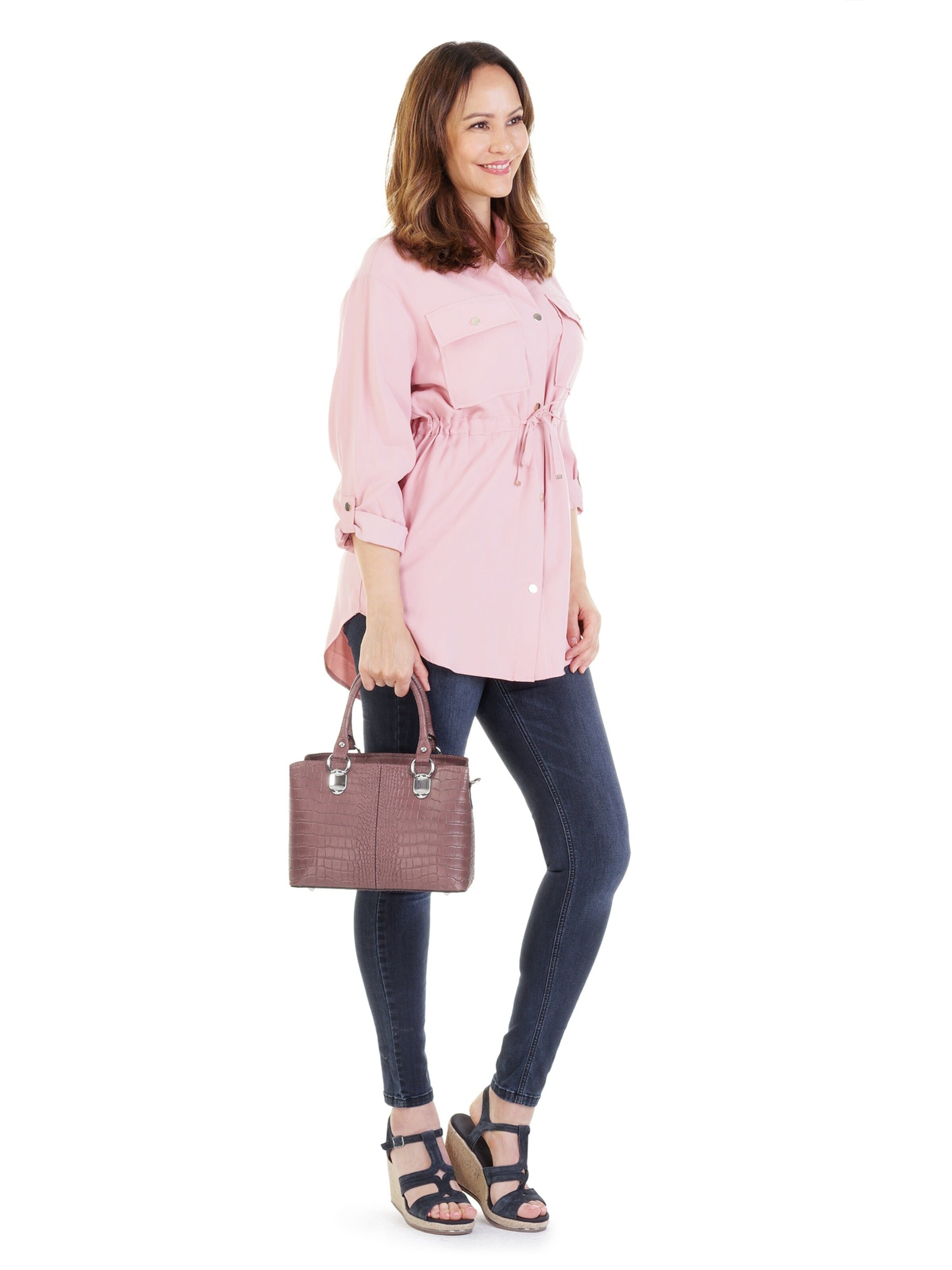 Cluty Crossbody Bag in Pink: front