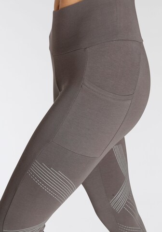LASCANA ACTIVE - Skinny Pantalón deportivo en beige