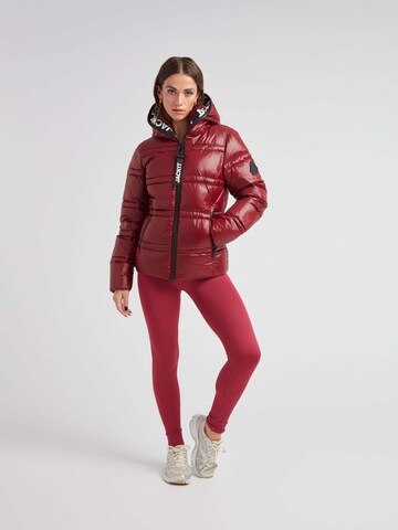 JACK1T Outdoorjas ' R4D Tramline Puffer Racer Lux ' in Rood