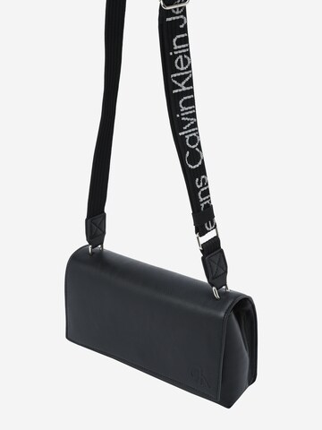 Calvin Klein Jeans Schultertasche in Schwarz