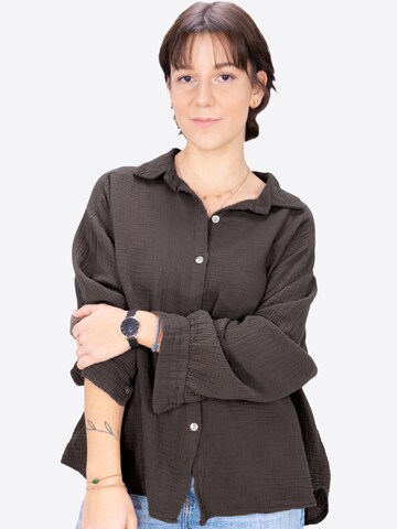 Seasons of April Blouse 'Sasha' in Bruin: voorkant