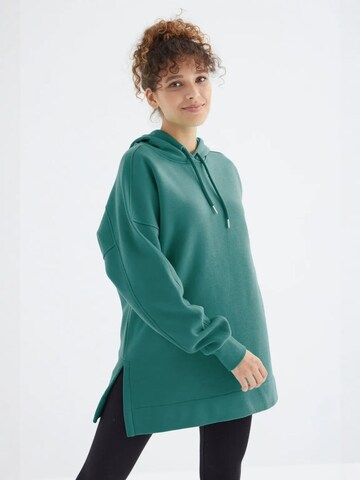 Tommy Life Sweatshirt in Green: front