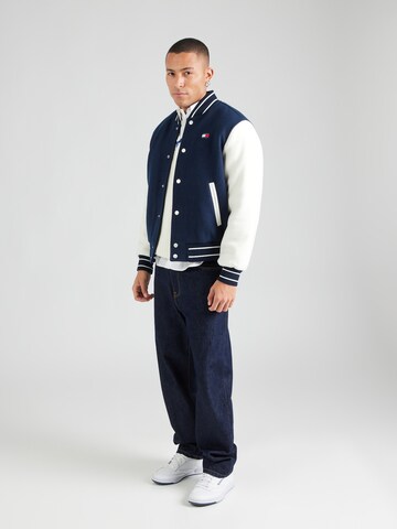 Geacă de primăvară-toamnă de la Tommy Jeans pe albastru