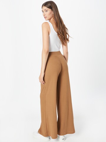 Urban Classics Wide leg Παντελόνι σε καφέ