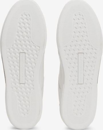 Baskets basses TOMMY HILFIGER en blanc