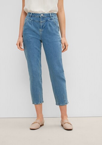 COMMA Regular Pleated Jeans in Blue: front