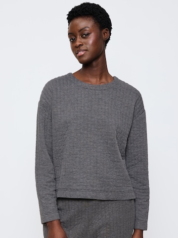 TRIUMPH - Sweatshirt ' Cozy Comfort Top Quilted ' em cinzento: frente