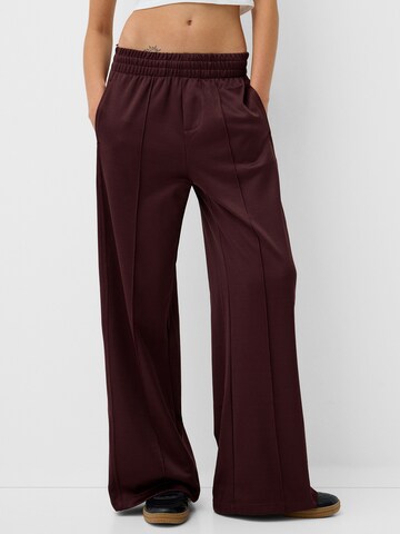 Bershka Wide leg Byxa i brun: framsida