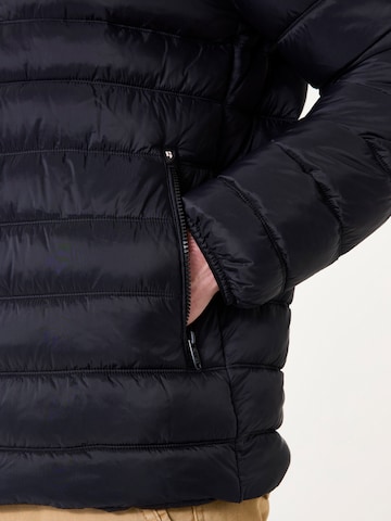 GARCIA Between-Season Jacket in Black