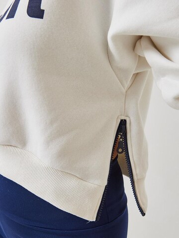 Bianco Lucci Sweatshirt 'Sweatshirts' in White