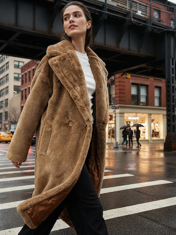 VERSTIQUE Футболка в Белый