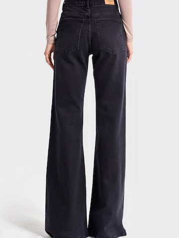 IT'S BASIC Flared Jeans 'Flare Mid Rise Jeans' in Black