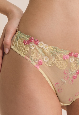 String 'Calypso' di ETAM in beige