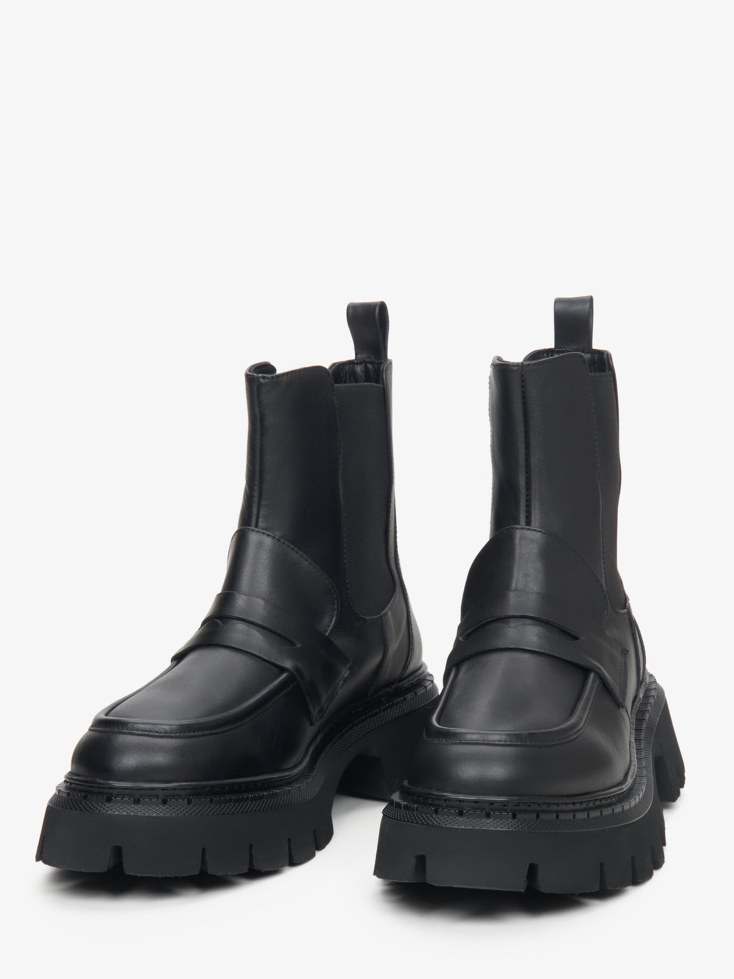 Estro Chelsea boots '1145-05' in Zwart