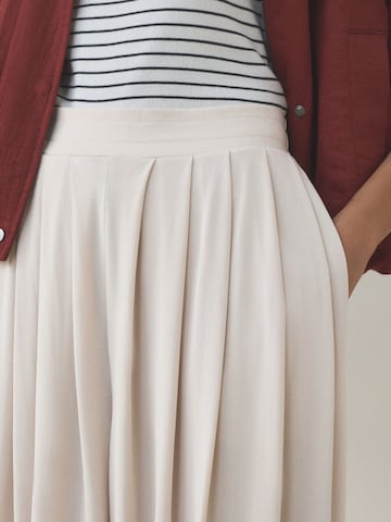 Next Tapered Hose in Beige