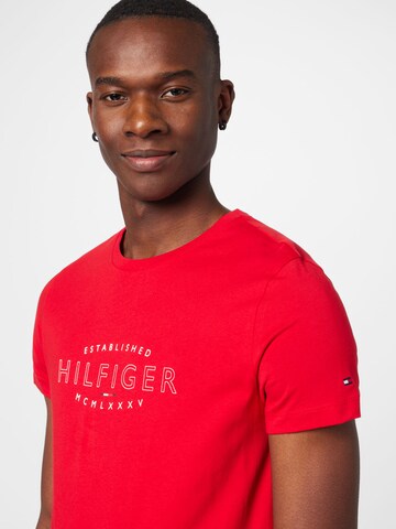 TOMMY HILFIGER T-Shirt in Rot