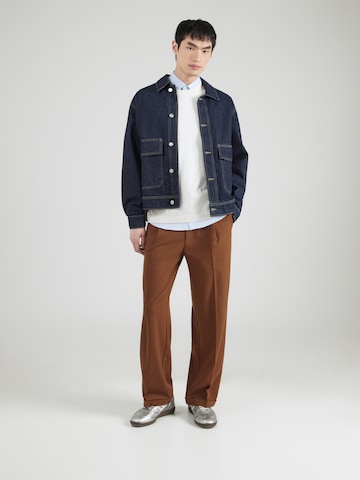 T-Shirt 'WELLNESS DESTINATIONS' Abercrombie & Fitch en blanc