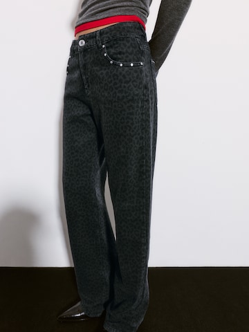 Pull&Bear Loosefit Džíny – šedá: přední strana