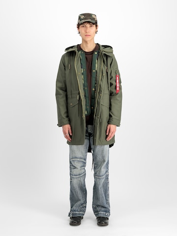 ALPHA INDUSTRIES Демисезонная куртка в Зеленый: спереди