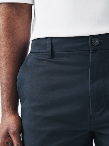 Coupe slim Pantalon chino Next en beige
