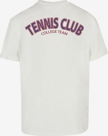 T-Shirt 'College Club' Merchcode en blanc