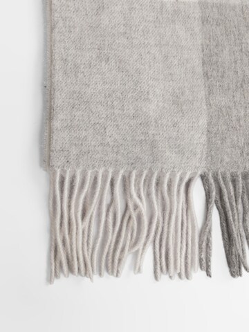 L'Arte Milano Shawl in Grey
