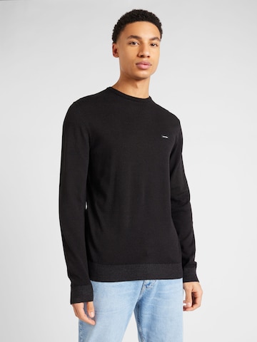 Pull-over Calvin Klein en noir : devant