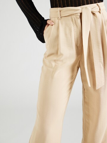VERO MODA Loosefit Veckad byxa 'ELSA' i beige