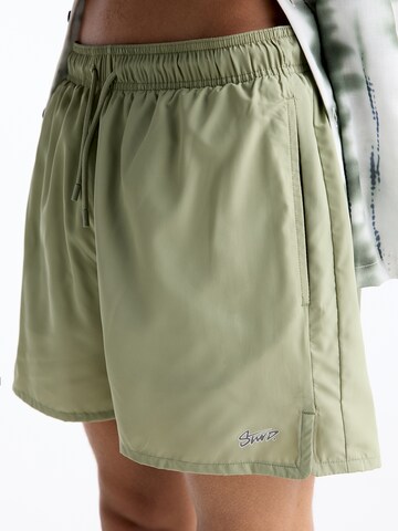 Pull&Bear Board Shorts in Green