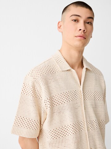 Bershka Comfort fit Button Up Shirt in Beige