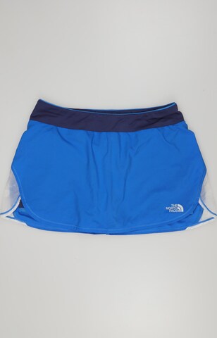 THE NORTH FACE Shorts in M in Blue: front