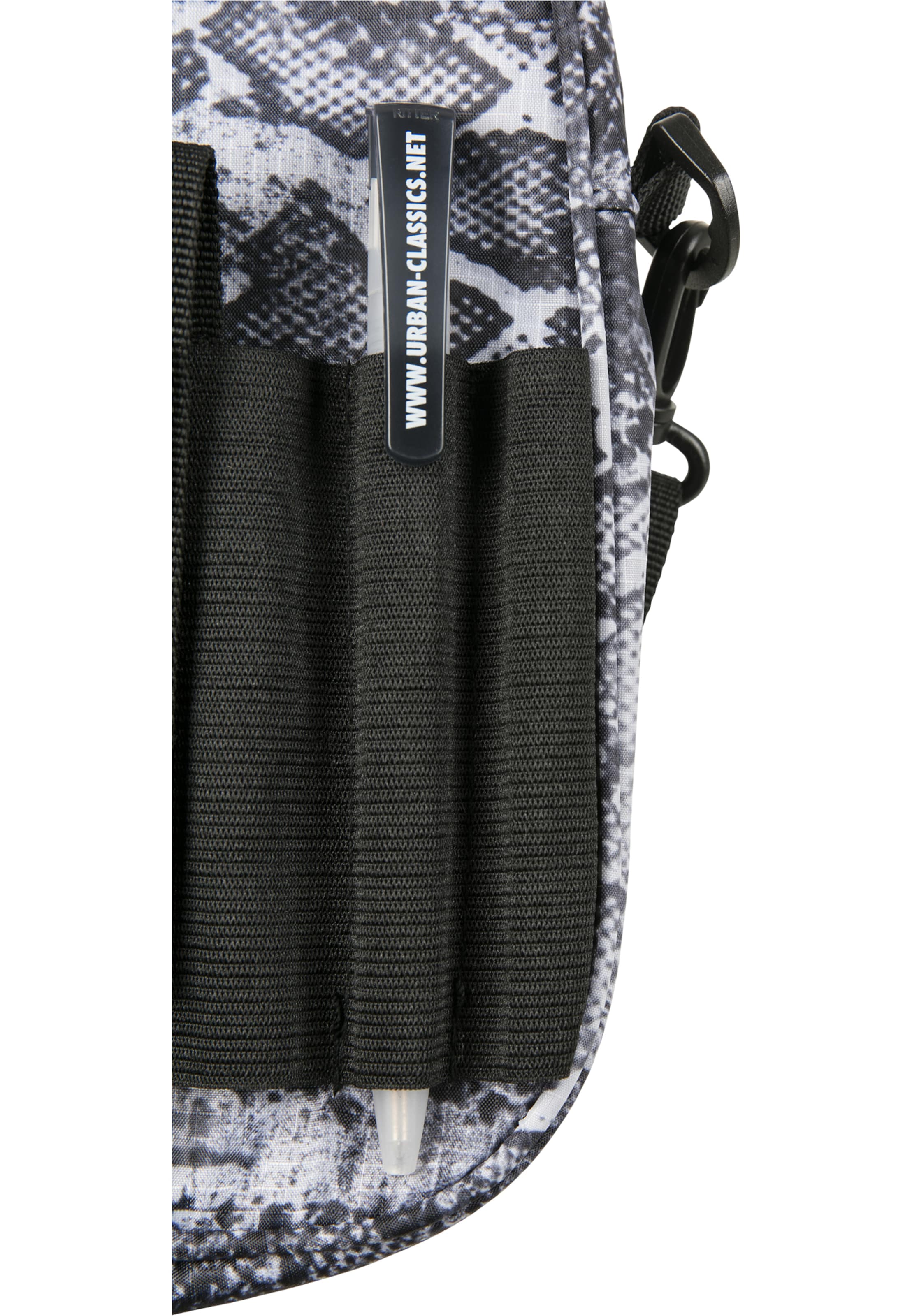 Urban Classics Umhängetasche in Weiß