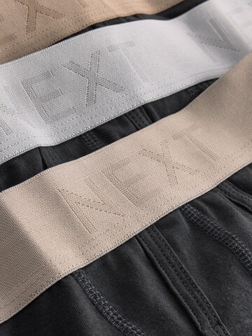 Boxeri de la Next pe negru