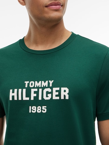 TOMMY HILFIGER Футболка 'Brand Love' в Зеленый