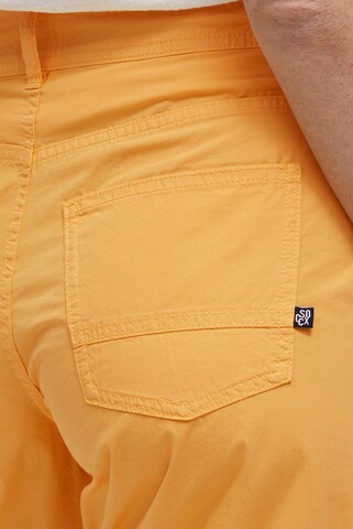 Soccx Regular Bermudashorts mit Zip Fly in Orange