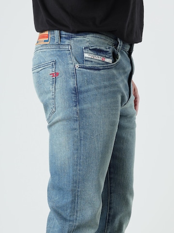 Coupe slim Jean '2019 D-STRUKT' DIESEL en bleu