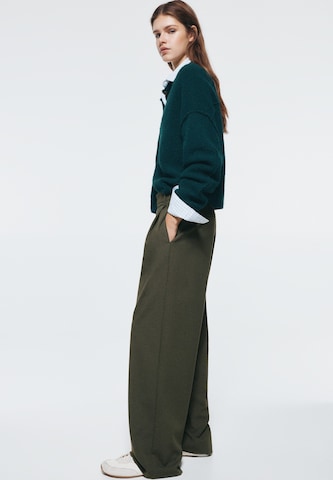 Wide leg Pantaloni cutați de la Pull&Bear pe verde
