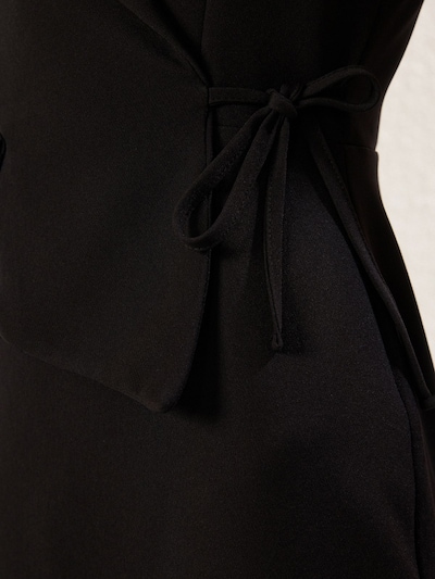 Trendyol Robe en noir, Vue avec produit