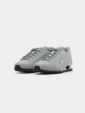 Baskets basses 'SHOX Z' Nike Sportswear en argent
